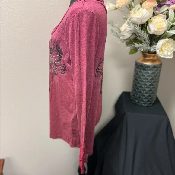 Harley Davidson Women's Burgundy Long Sleeve Top with Butterfly Design. XL - Picture 5 of 11